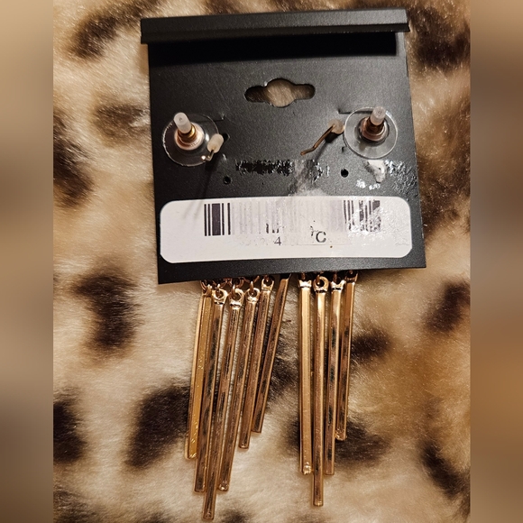 NWT | Guess Earrings | Set of 2 | Dangle and Studs | Gold | Black | Rhinestones - Picture 3 of 4